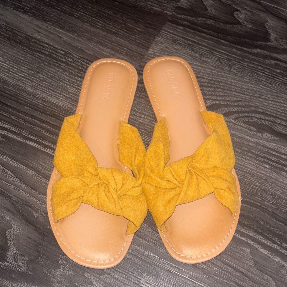 Old Navy Mustard Knotted Slide Sandals